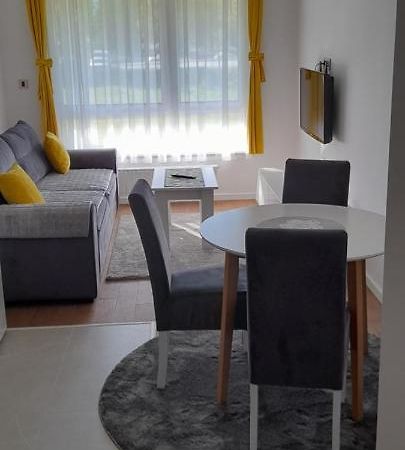 Apartman Kami Тузла Экстерьер фото